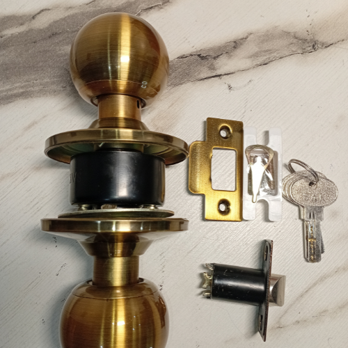 SAK Simple Golden Lock